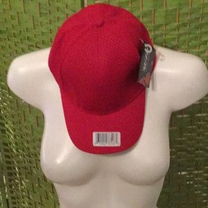 😎NWT Nu-Fit Fitted Red Baseball Cap Must Have 😎